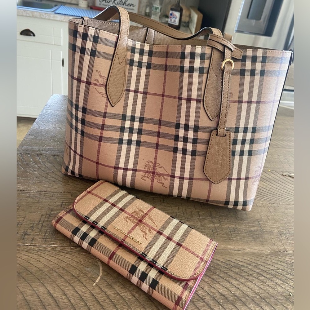 Burberry purse with matching wallet.